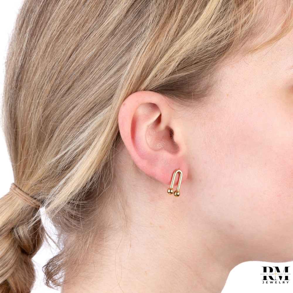 Brinco Formato U Invertido Minimalista