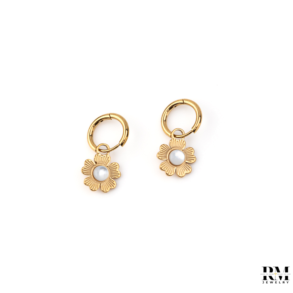 Brinco com Flor e Madrepérola