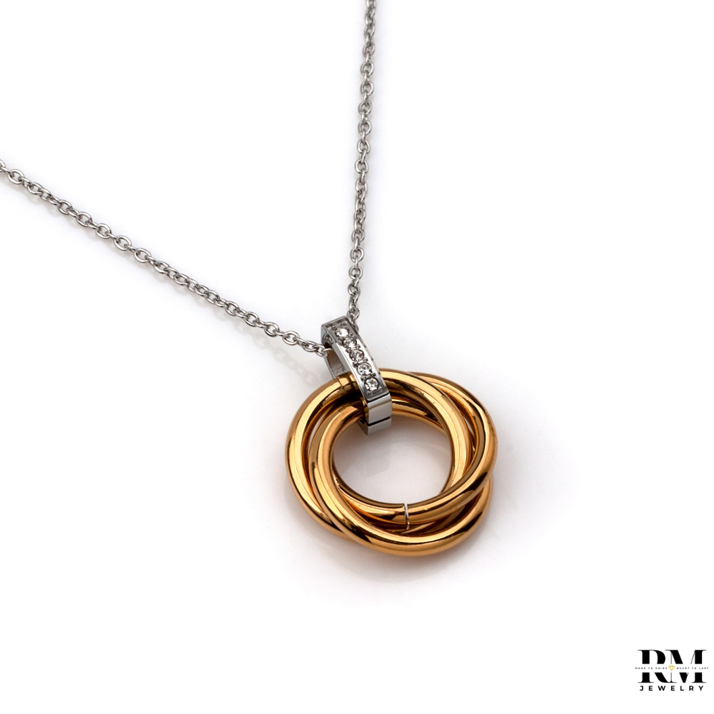 Colar Prateado com Argolas Entrelaçadas