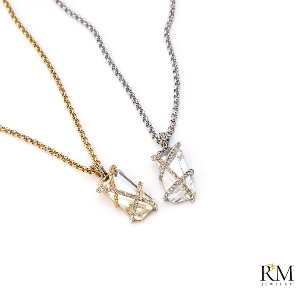 Colar com Pedra Branca Retangular e Zircónias