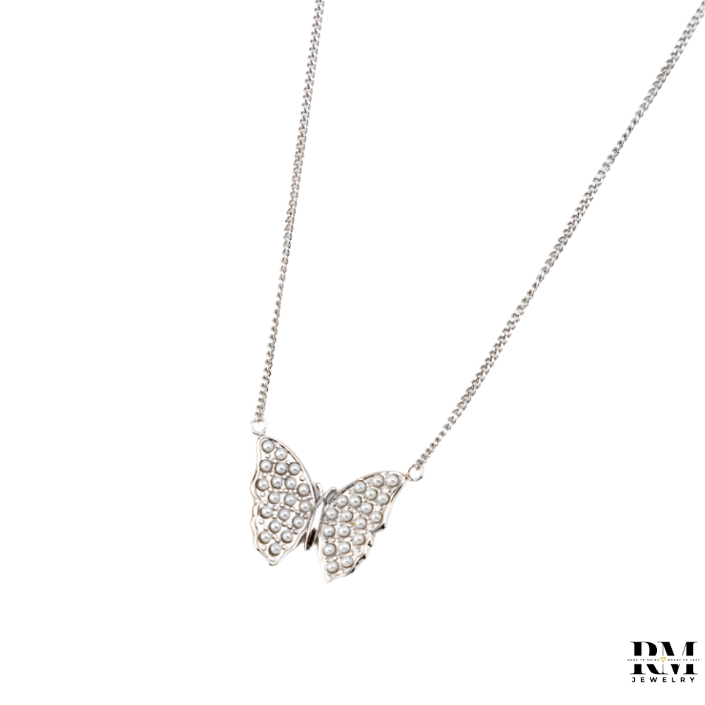Colar com Borboleta de Pérolas