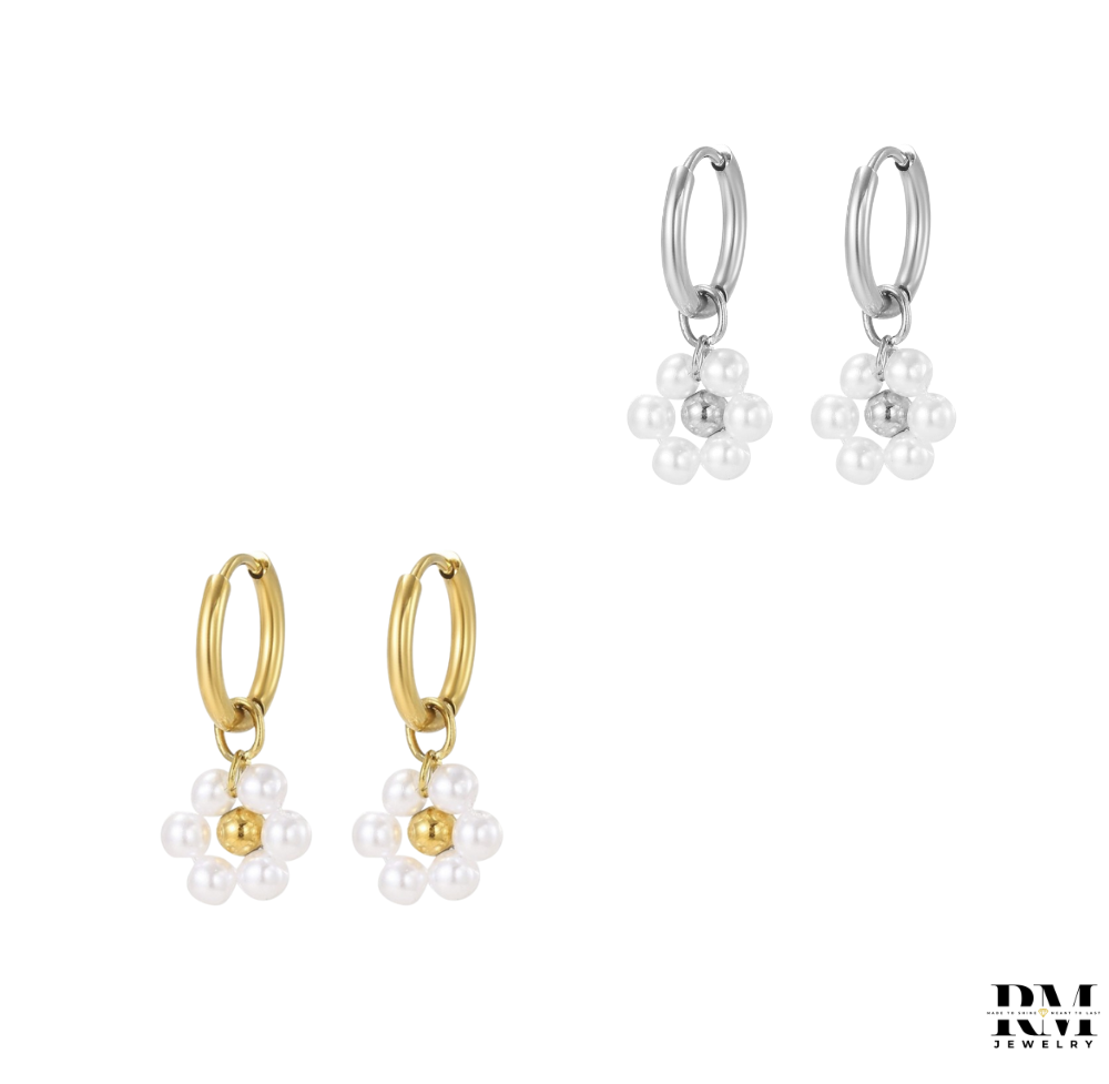 Brinco com Flor em Pérola