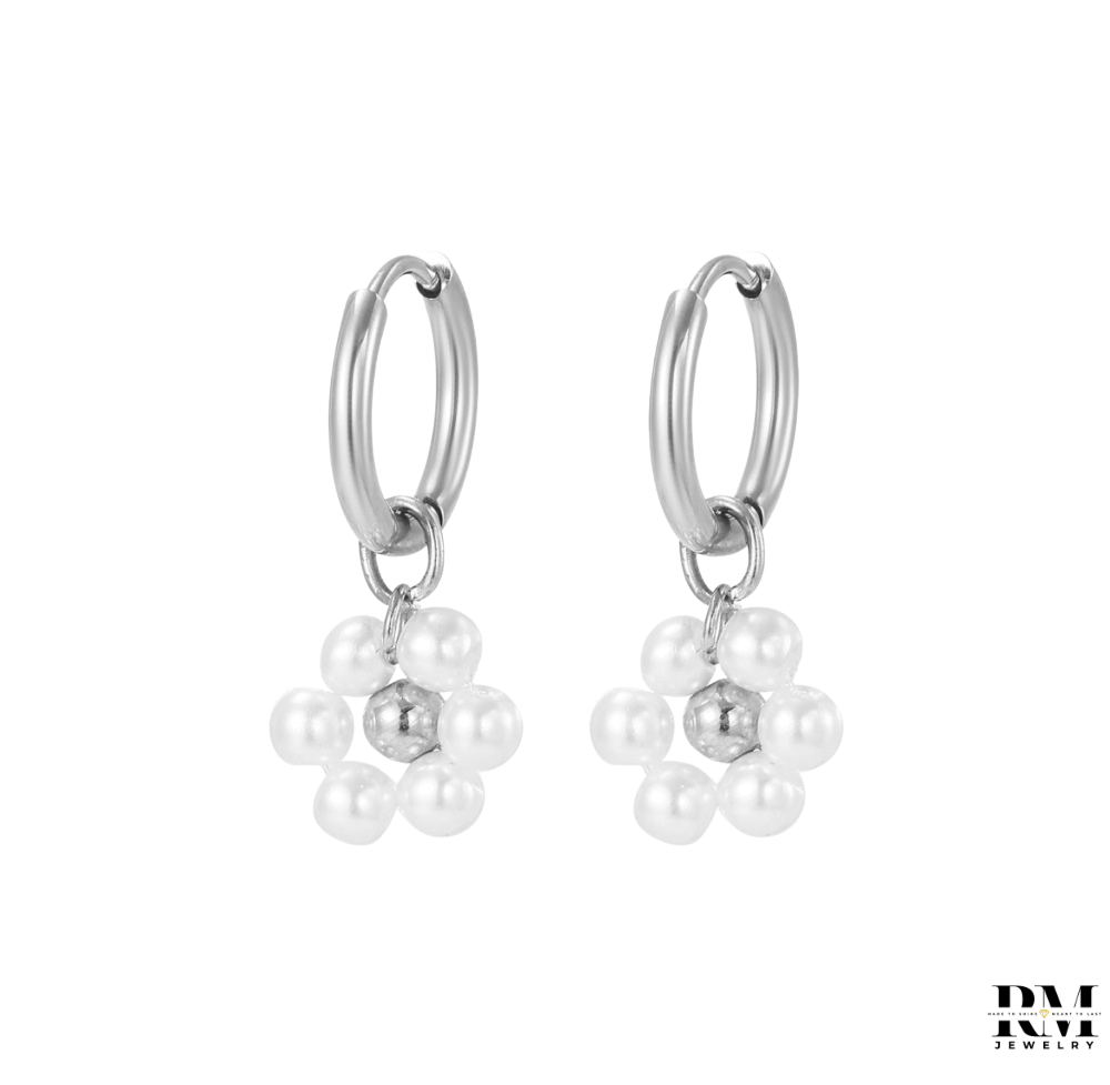 Brinco com Flor em Pérola